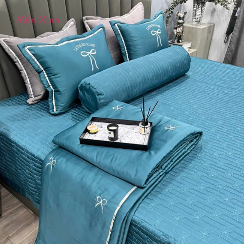 Chiếu điều hòa làm bằng chất liệu gì